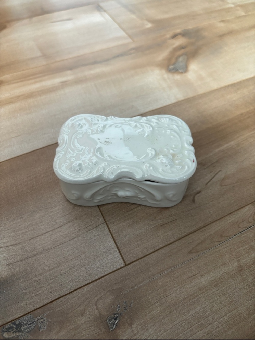 Vintage Hand Crafted White Ornate Ceramic Trinket Box